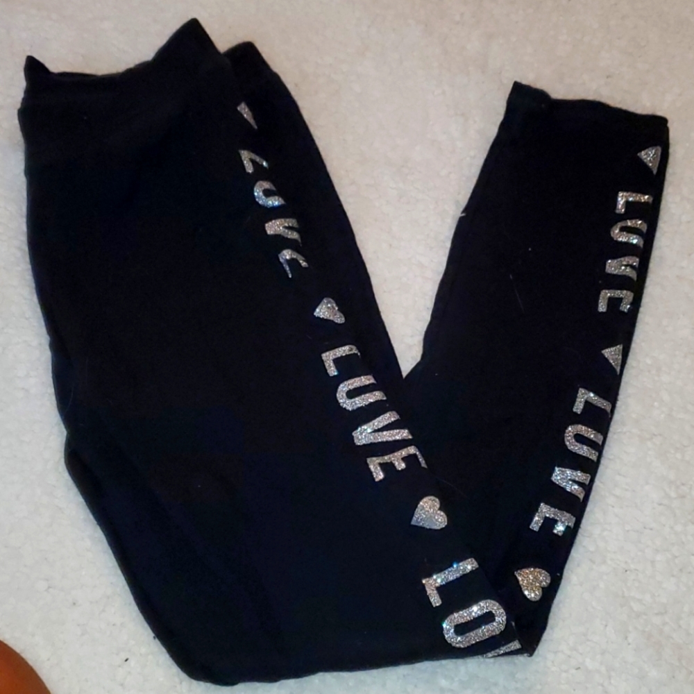 Black yoga pants
